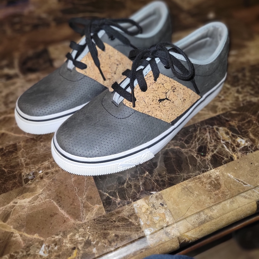 Grey pumas - Picture 3 of 4